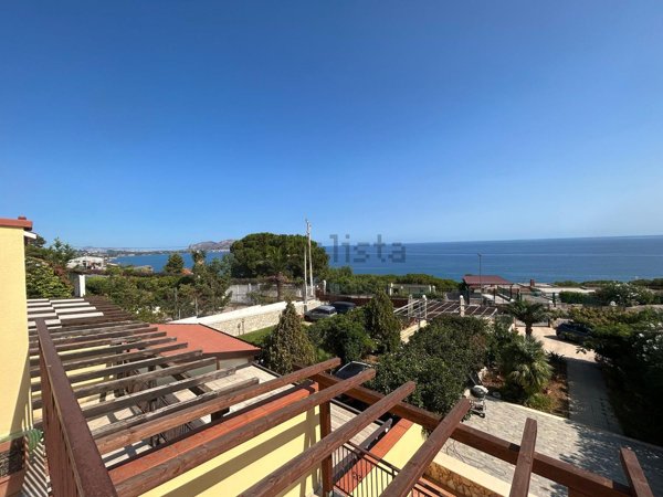 casa indipendente in vendita ad Altavilla Milicia