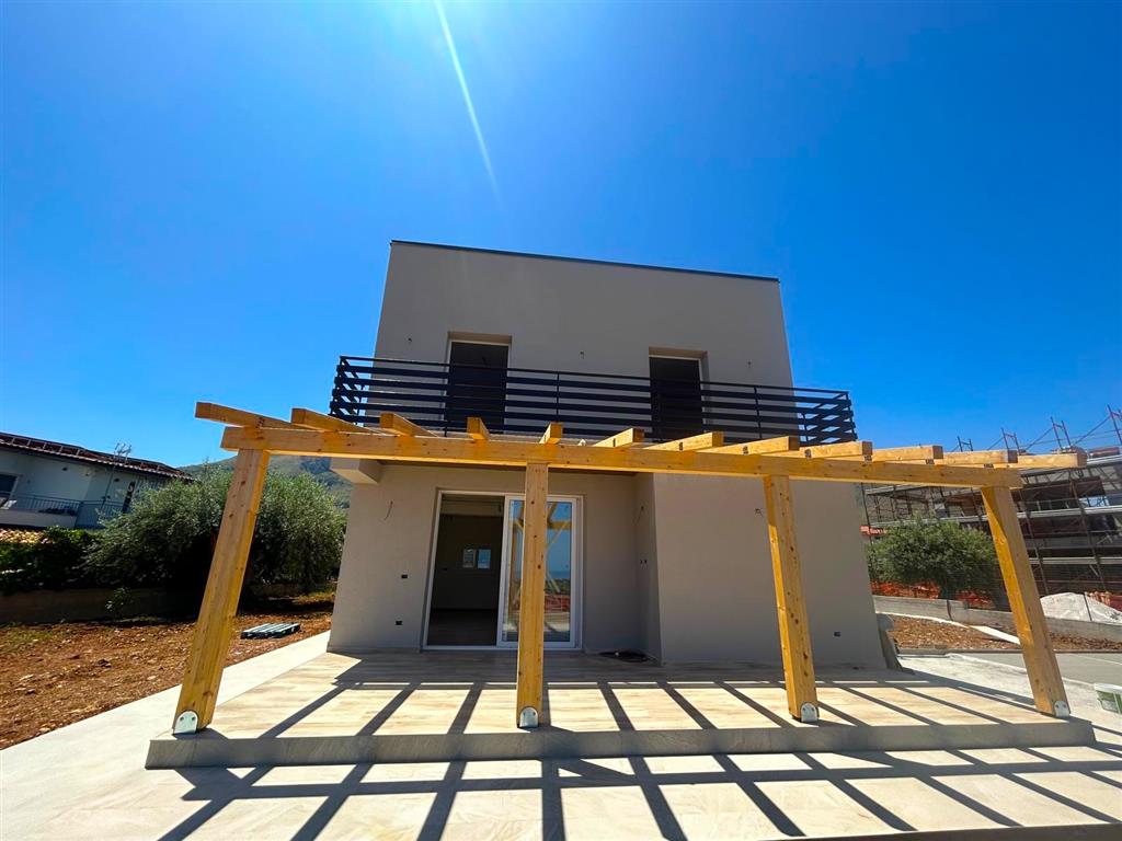 casa indipendente in vendita ad Altavilla Milicia