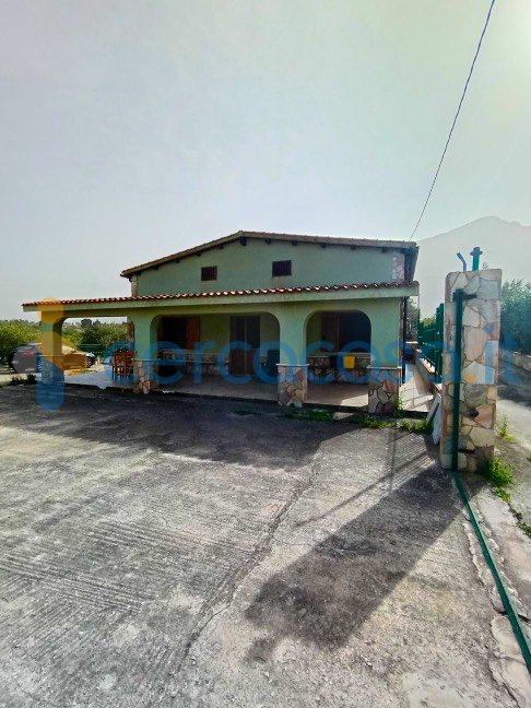 casa indipendente in vendita ad Altavilla Milicia