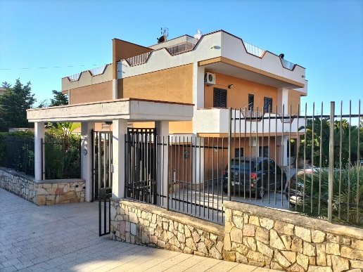 casa indipendente in vendita ad Altavilla Milicia