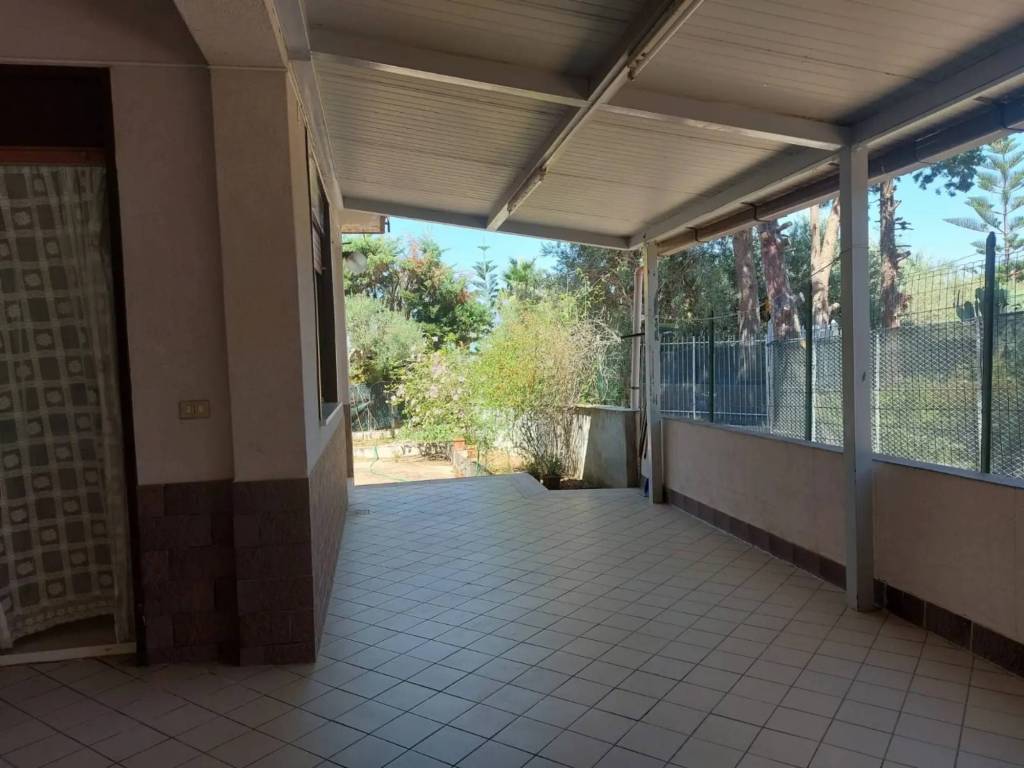 casa indipendente in vendita ad Altavilla Milicia in zona Torre Colonna