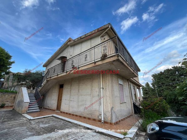 casa indipendente in vendita ad Altavilla Milicia