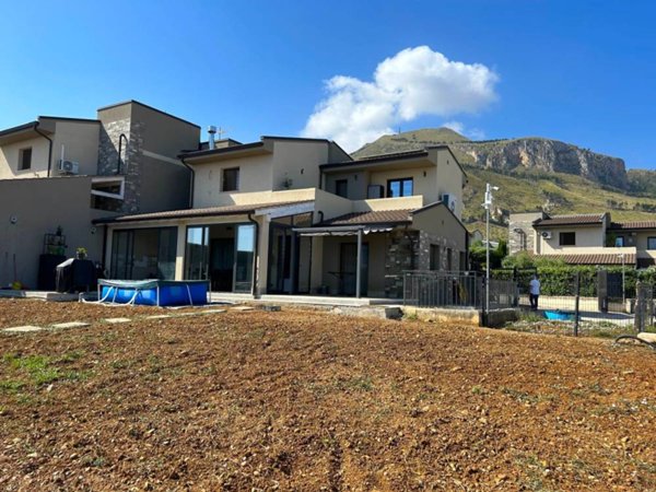 casa indipendente in vendita ad Altavilla Milicia