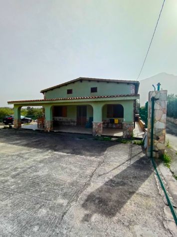 casa indipendente in vendita ad Altavilla Milicia