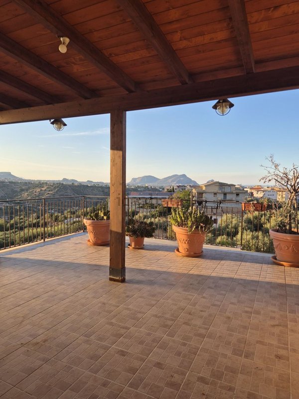 appartamento in vendita ad Altavilla Milicia