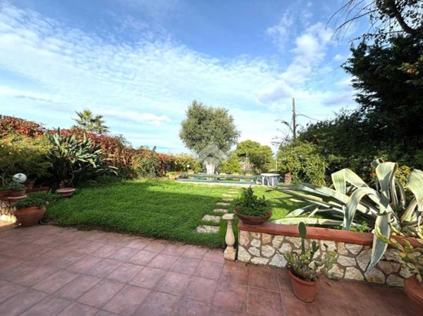 casa indipendente in vendita ad Altavilla Milicia