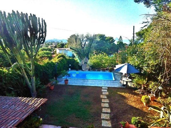 casa indipendente in vendita ad Altavilla Milicia