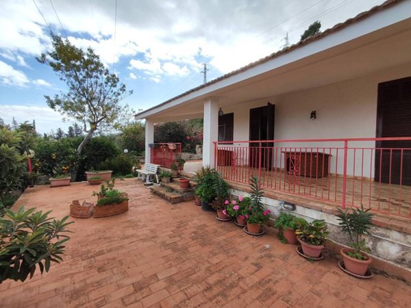 casa indipendente in vendita ad Altavilla Milicia