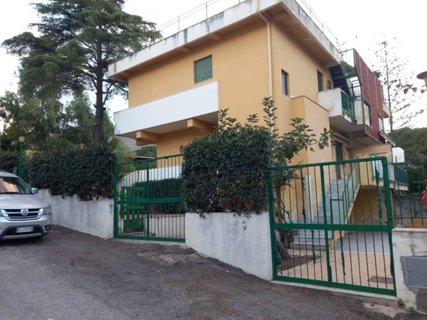 casa indipendente in vendita ad Altavilla Milicia in zona Torre Colonna