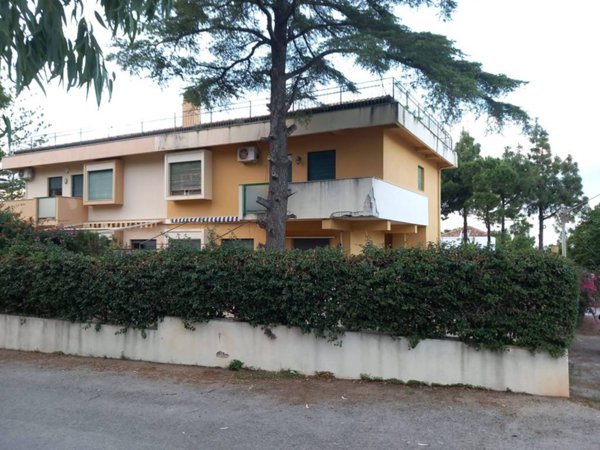 casa indipendente in vendita ad Altavilla Milicia in zona Torre Colonna