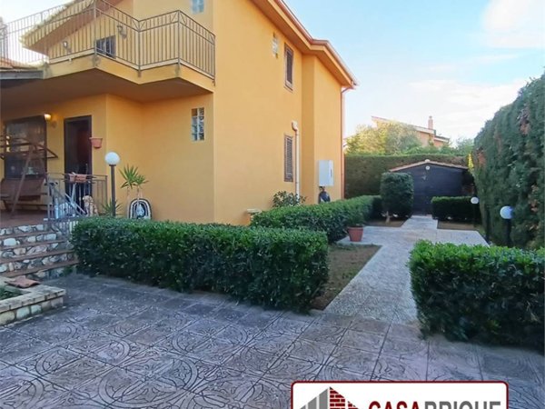 casa indipendente in vendita ad Altavilla Milicia in zona Torre Colonna