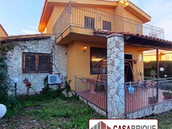 casa indipendente in vendita ad Altavilla Milicia in zona Torre Colonna