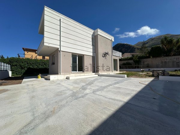 casa indipendente in vendita ad Altavilla Milicia