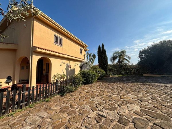 casa indipendente in vendita ad Altavilla Milicia