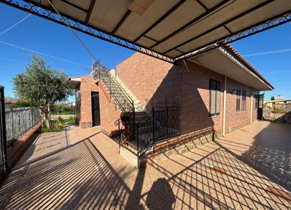 casa indipendente in vendita ad Altavilla Milicia