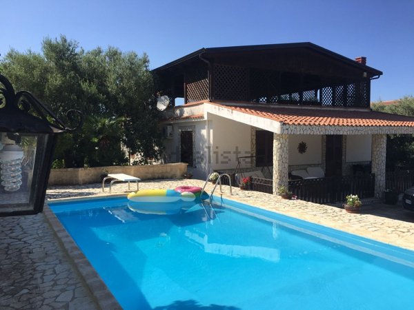 casa indipendente in vendita ad Altavilla Milicia