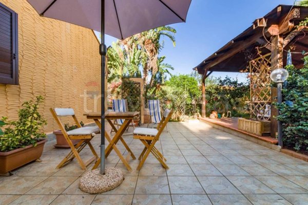 casa indipendente in vendita ad Altavilla Milicia in zona Torre Colonna