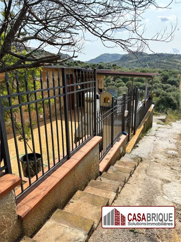 casa indipendente in vendita ad Altavilla Milicia
