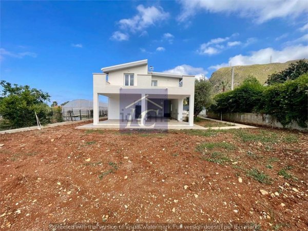 casa indipendente in vendita ad Altavilla Milicia