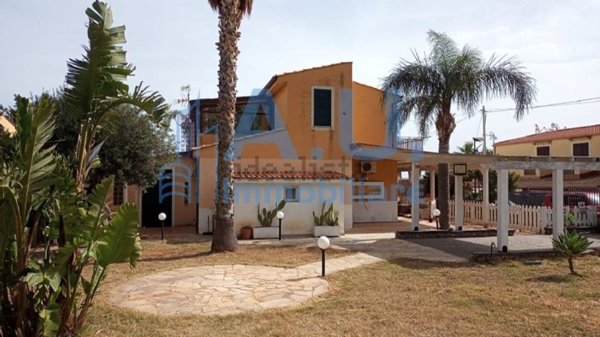 casa indipendente in vendita ad Altavilla Milicia