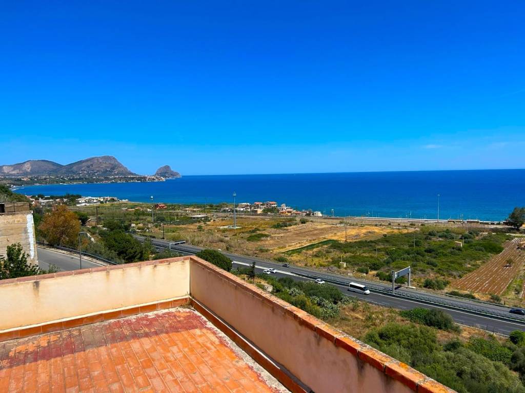 casa indipendente in vendita ad Altavilla Milicia