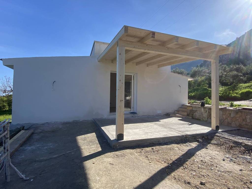 casa indipendente in vendita ad Altavilla Milicia in zona Torre Colonna