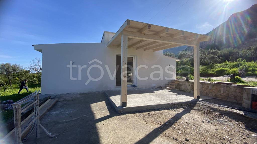 casa indipendente in vendita ad Altavilla Milicia