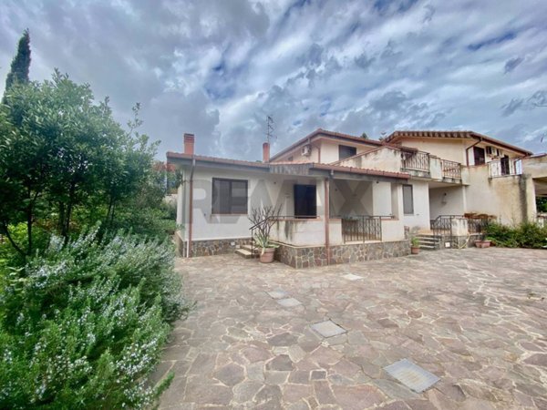 casa indipendente in vendita ad Altavilla Milicia