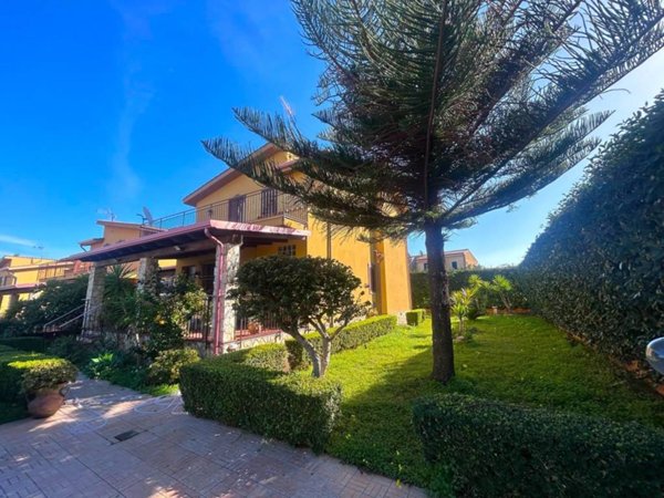 casa indipendente in vendita ad Altavilla Milicia in zona Torre Colonna