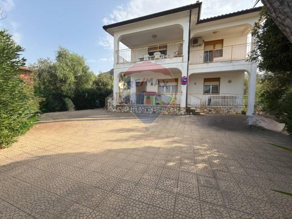 casa indipendente in vendita ad Altavilla Milicia