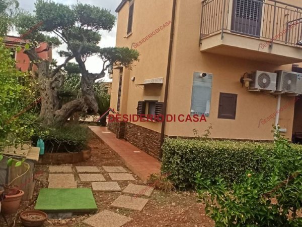 casa indipendente in vendita ad Altavilla Milicia in zona Torre Colonna