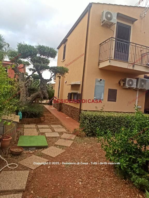 casa indipendente in vendita ad Altavilla Milicia