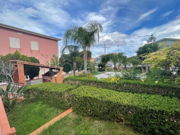 casa indipendente in vendita ad Altavilla Milicia