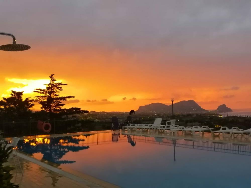 casa indipendente in vendita ad Altavilla Milicia