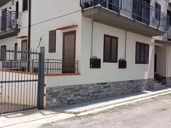 appartamento in vendita ad Altavilla Milicia