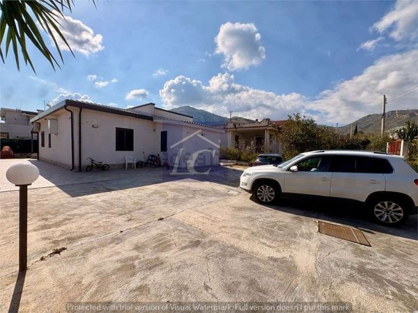 casa indipendente in vendita ad Altavilla Milicia