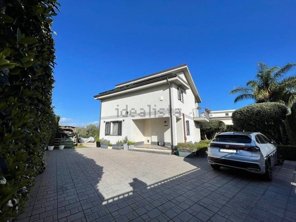 casa indipendente in vendita ad Altavilla Milicia in zona Torre Colonna