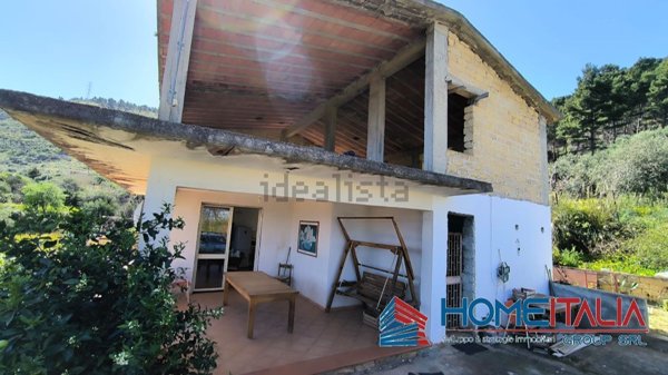 casa indipendente in vendita ad Altavilla Milicia