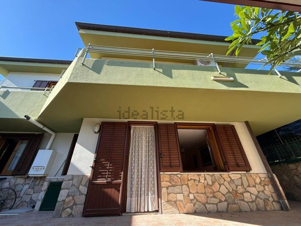 casa indipendente in vendita ad Altavilla Milicia in zona Torre Colonna