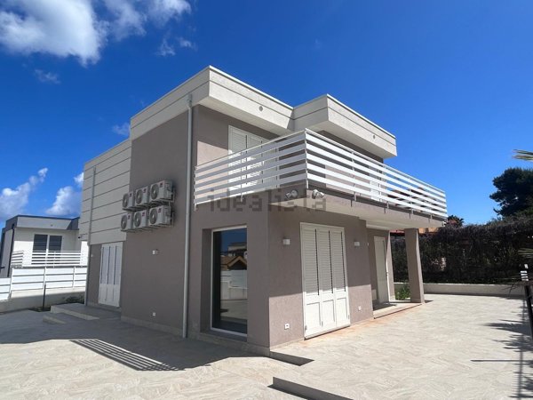 casa indipendente in vendita ad Altavilla Milicia in zona Torre Colonna