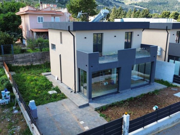 casa indipendente in vendita ad Altavilla Milicia in zona Torre Colonna