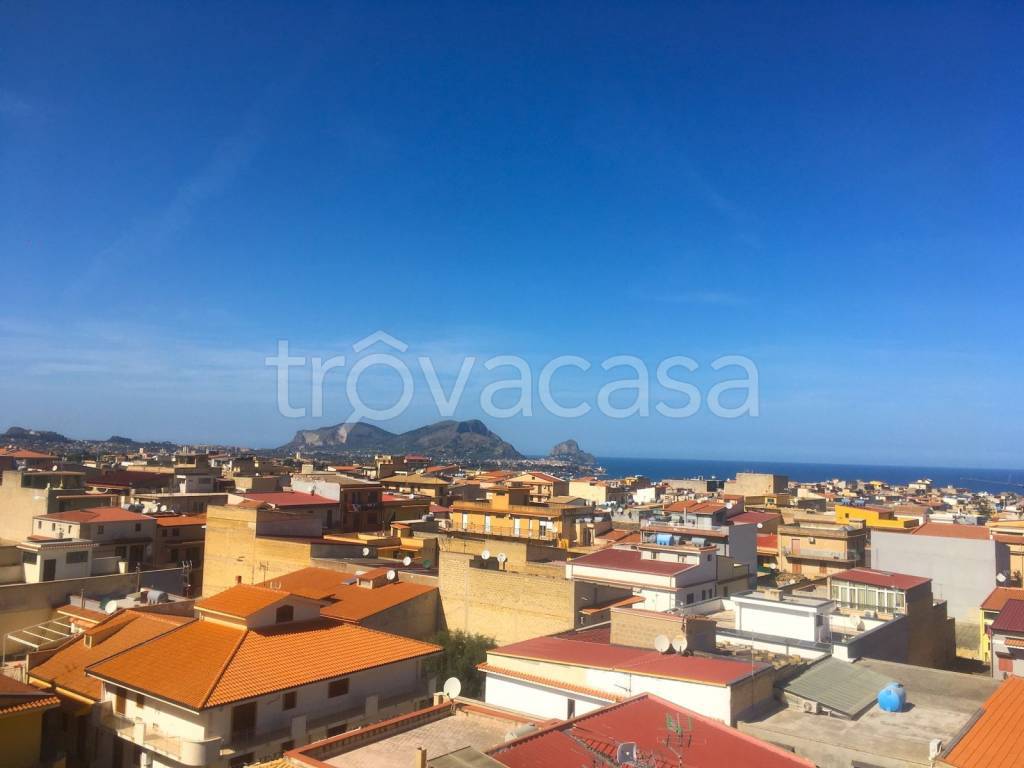 appartamento in vendita ad Altavilla Milicia