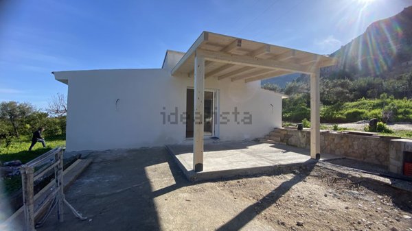 casa indipendente in vendita ad Altavilla Milicia