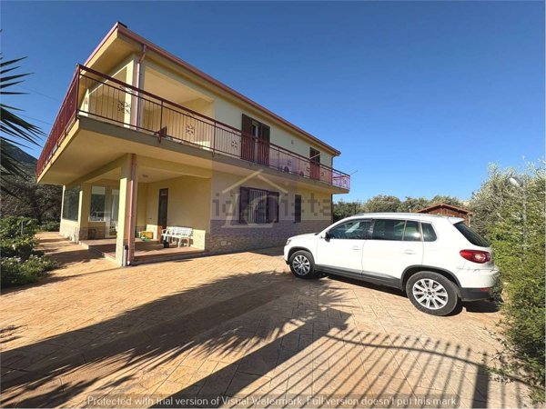 casa indipendente in vendita ad Altavilla Milicia