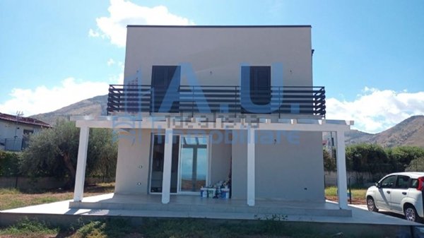 casa indipendente in vendita ad Altavilla Milicia in zona Torre Colonna