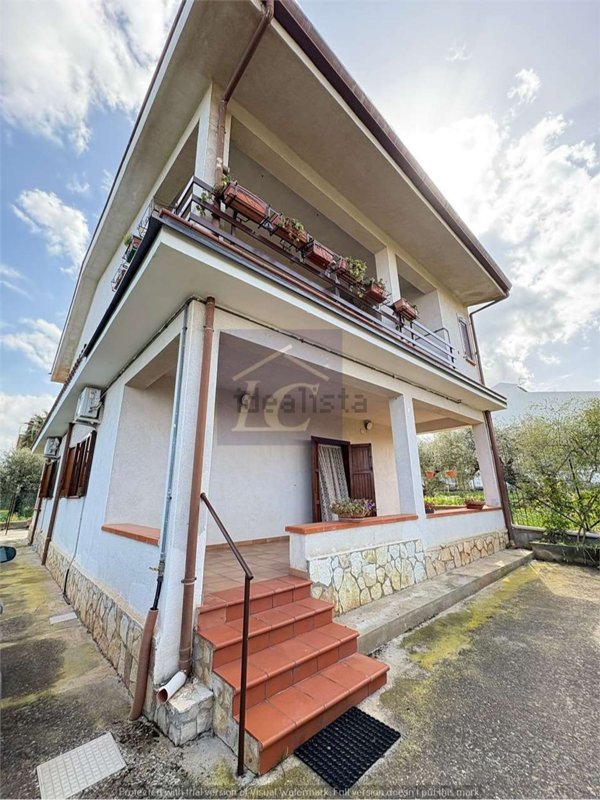 casa indipendente in vendita ad Altavilla Milicia