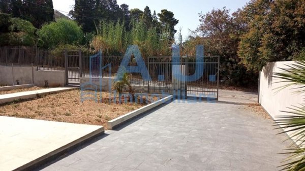 casa indipendente in vendita ad Altavilla Milicia in zona Torre Colonna