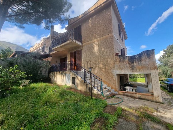 casa indipendente in vendita ad Altavilla Milicia