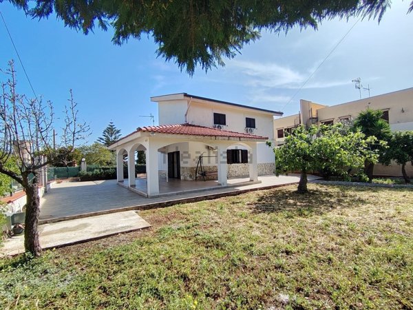 casa indipendente in vendita ad Altavilla Milicia