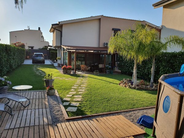 casa indipendente in vendita ad Altavilla Milicia